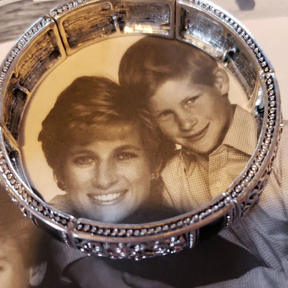 Silver Plated Vintage Stretch Bracelet